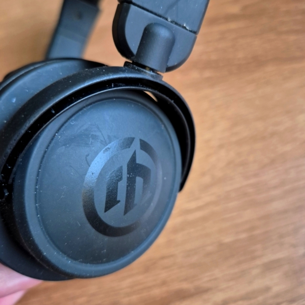 Black Over-Ear Bluetooth Wicked Headphones